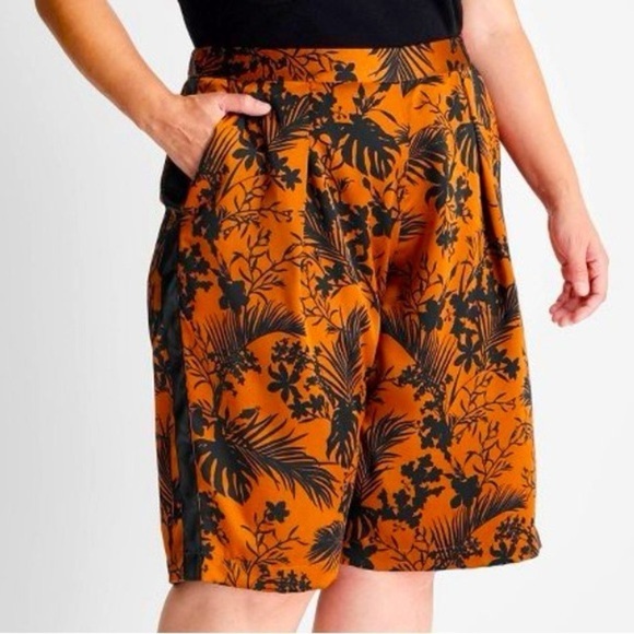 Future Collective Kahlana Barfield Brown Floral Silky Pleat Bermuda Shorts XS - Picture 1 of 12
